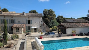 Maison Principale / Main Housse