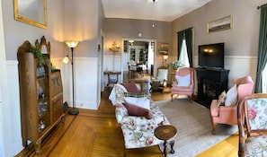 Living alt pano