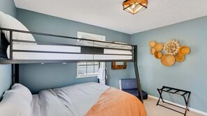 Queen/Full bunk bed plus smart tv for entertainment