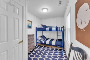 Home Decor, Indoors, Bed, Furniture, Lamp
