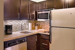 Make a tasty snack in your own kitchenette!