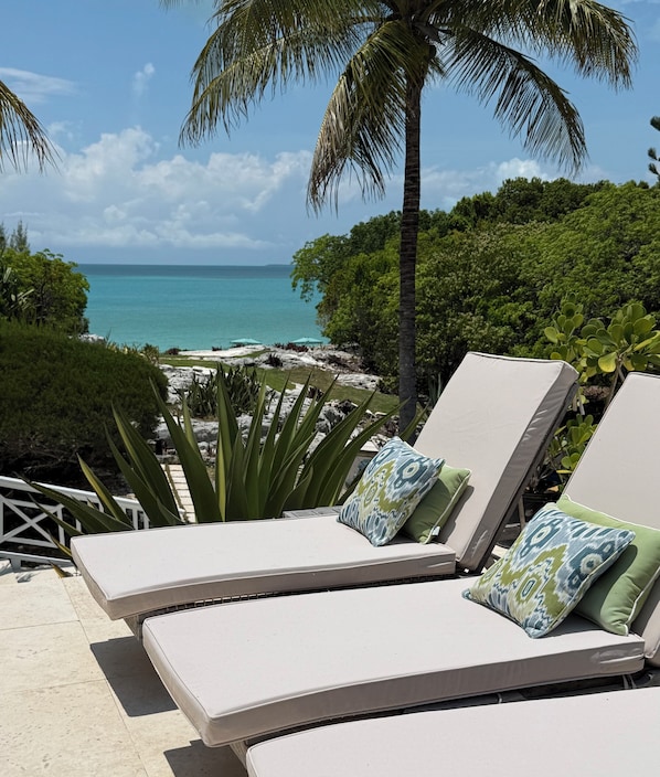 Coco Plum Hill has amazing terraces with turquoise sea views.