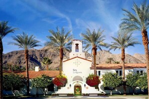 Access to all of La Quinta resort amenities!