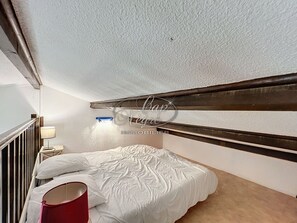 Child's bedroom