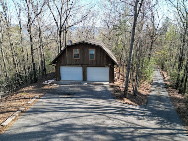 Charming fully renovated and furnished Barndomenium!