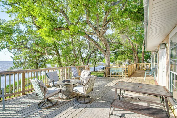 Milton Vacation Rental | 4BR | 3BA | 3,850 Sq Ft | Stairs Required