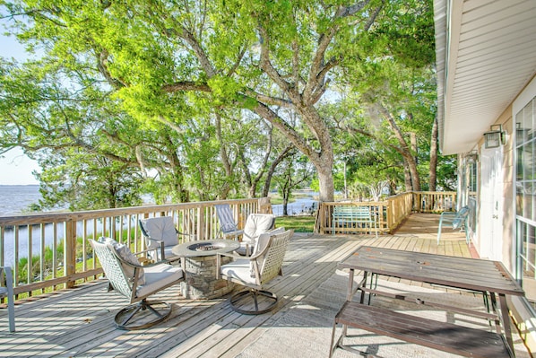 Milton Vacation Rental | 4BR | 3BA | 3,850 Sq Ft | Stairs Required