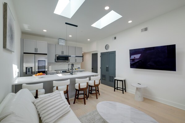 Washington, D.C., Vacation Rental | 2BR | 2BA | Steps to Enter | 750 Sq Ft