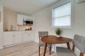 Kitchenette & Dining Area | Single-Story Apartment | Central Heating & A/C