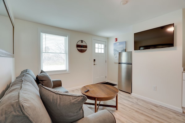 Wareham Vacation Rental | 1BR | 1BA | 450 Sq Ft | 1 Step Required