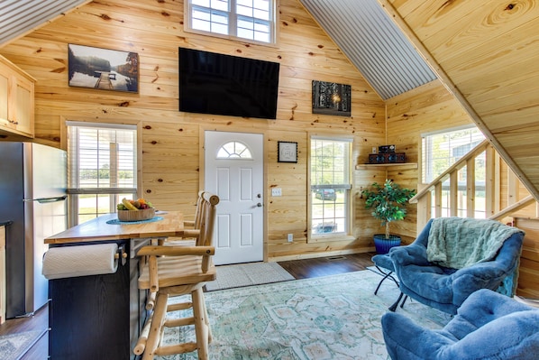 Slocomb Vacation Rental | 1BR | 1BA | 680 Sq Ft | 4 Steps Required