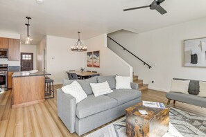 Living Room | Free WiFi | Heated Floors | Smart TV | 1st Floor