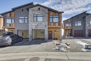 Exterior | Driveway (1 Vehicle) | Heated Garage (1 Vehicle) | Guest Parking