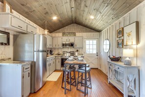 Kitchen | 1st Floor | Cooking Basics | Dining Area | Dishes & Flatware Provided