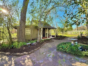 Cottage20-20Pathway