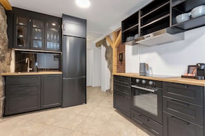 Kitchen with oven & dishwasher