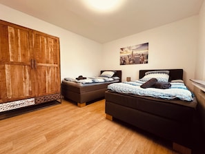 Sleeping option with 2 single beds: A perfect retreat for those seeking comfort and privacy. (1)