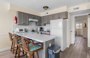 Kitchen with breakfast bar