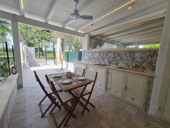 Outdoor dining