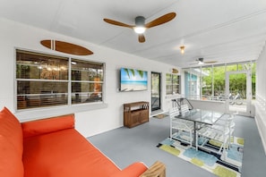 Large Screened in Patio
