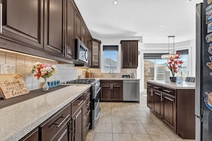 Fully equipped kitchen!