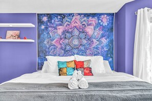 Bedroom 3 King bed- Elegant decor ✨ Mandala art  for a peaceful retreat!