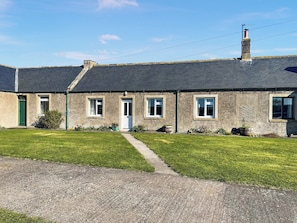 Exterior | The Martin’s - Elwick Farm Holiday Cottages, Belford