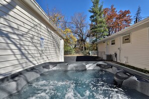 Bain à remous extérieur