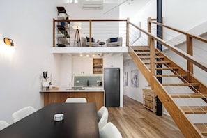 Large split-system Air-Con, Loft style - 1bed 1bath up, 1bed 1bath down...