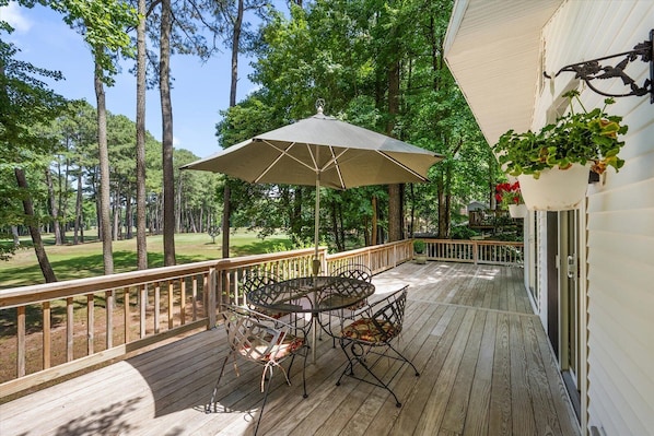 Outdoor dining