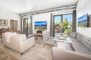 Living Room with a Queen Sleeper Sofa | Main Level