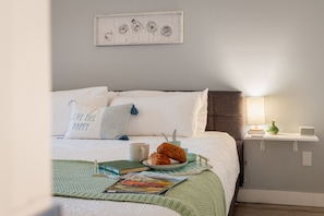 Minimalist and stylish room with a warm atmosphere for peaceful nights 🌙