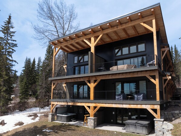Ski-in & ski-out Access From Lower Patio | Exterior