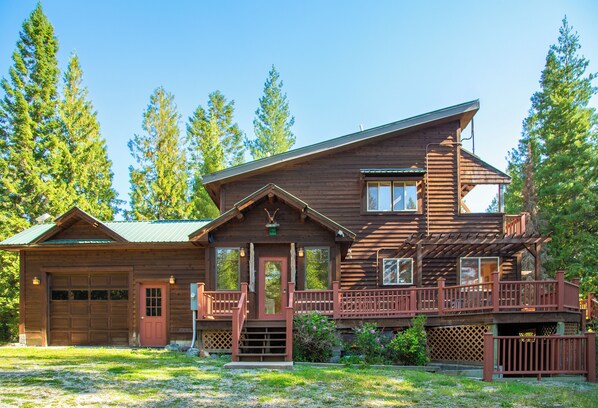 Nestled on a magnificent 20-acre woodland