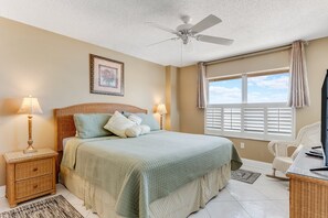 Unwind in the master bedroom king bed with unbeatable oceanfront views
