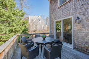 Outdoor seating on the deck