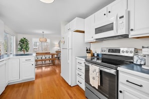Fully equipped kitchen