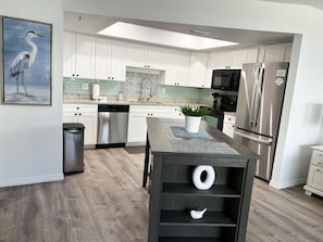 Relaxed Coastal Retreat • Pet & Boat Friendly (2707)