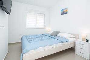 Schlafzimmer 1
