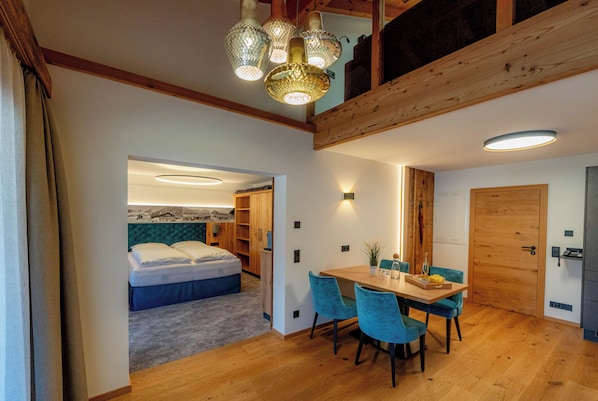 (4) Suite Scheibeberg, 1. OG mit Balkon Dorfblick, 65 qm-Suite Scheibeberg Ansicht 1