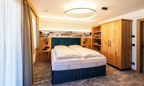 (4) Suite Scheibeberg, 1. OG mit Balkon Dorfblick, 65 qm-Schlafbereich Ansicht 1
