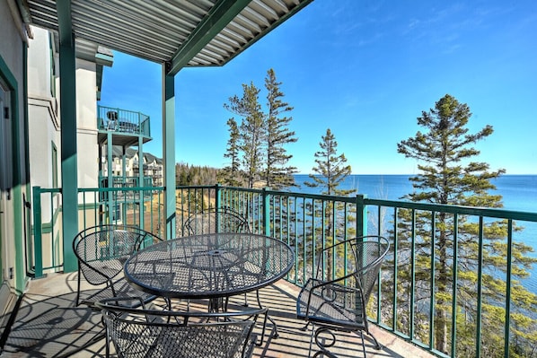 Two Harbors Vacation Rental | 2BR | 2BA | 1634 Sq Ft | Step-Free Entry