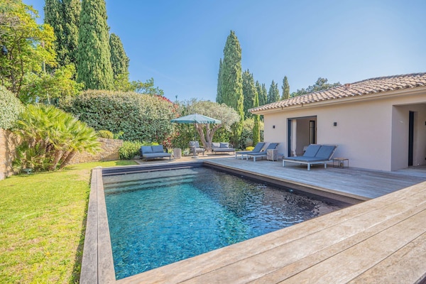 Saint Tropez Contemporary Villa With Swimming Pool On The Road To The Beaches Of Pampelonne - Saint-Tropez