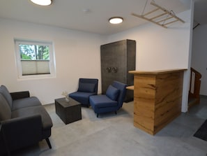 Entrance / Reception