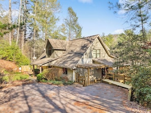 Toccoa Lookout Cottage- Luxury river front