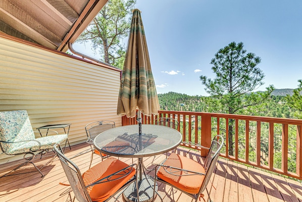 Ruidoso Vacation Rental | 2BR | 1.5BA | 1,000 Sq Ft | Small Step to Enter