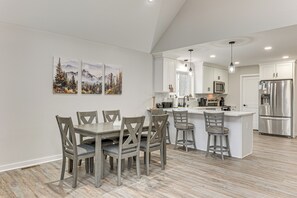 Dining Area | Main Level