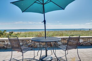 Community Dining Area | Beachfront Property