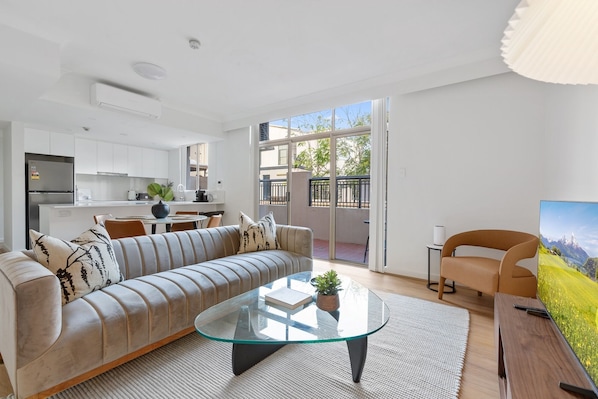 Living Area/Dining Area/Kitchen