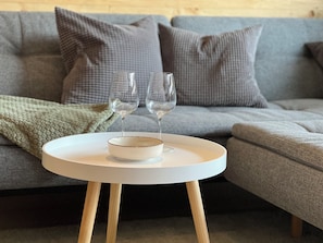 Ferienwohnung 48qm mit Balkon für max. 3 Personen-Wohnzimmer